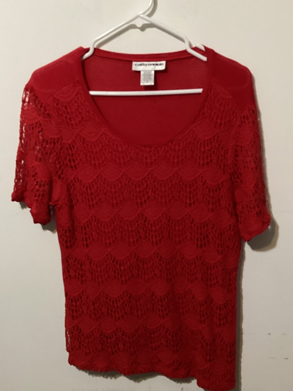 Cathy Daniels Women's Size M Red Top Short Sleeve Crochet Lace Overlay Blouse